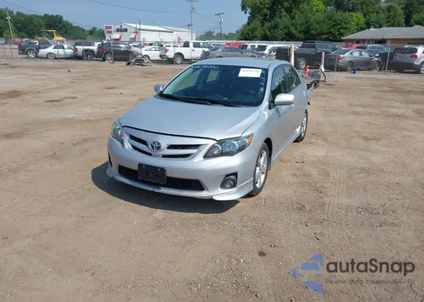 2013 Toyota Corolla S z USA, uszkodzony, nr VIN 2T1BU4EE4DC039193